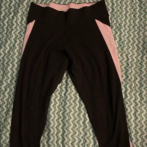 Pink yoga leggings
